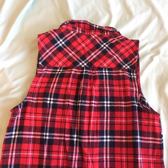 Forever 21 Sleeveless Flannel top- super cute! - Picture 5 of 5